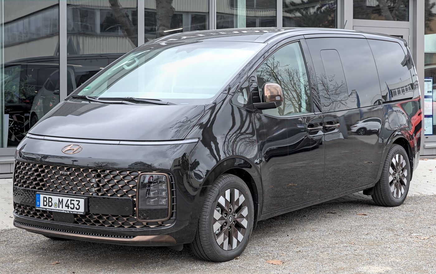 Hyundai Staria 7 seater